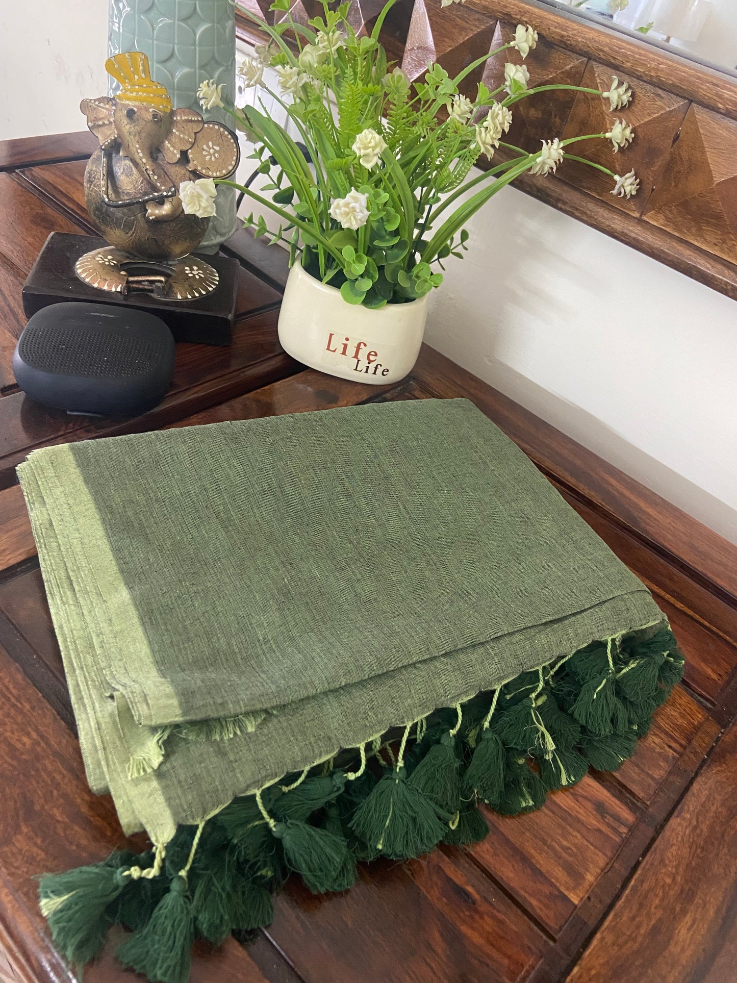 Handloom Mul Mul cotton saree with Tazzles