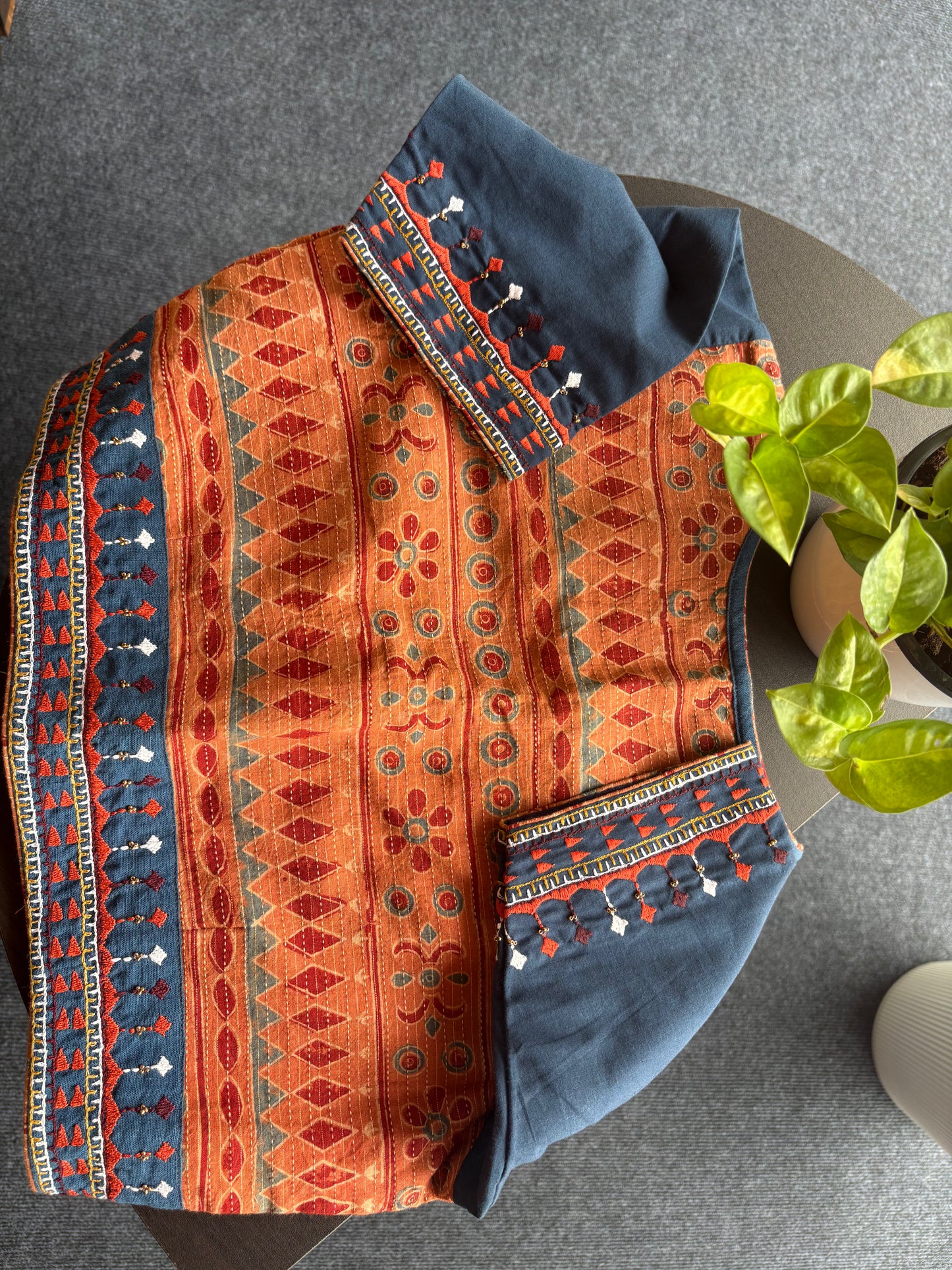 Embroidery cotton blouse