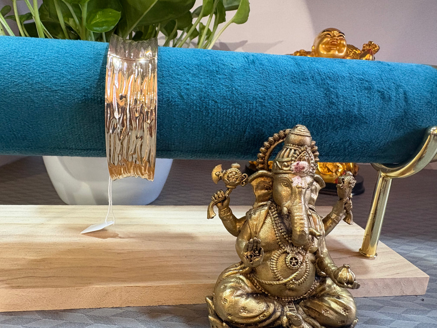 Bangle bracelet