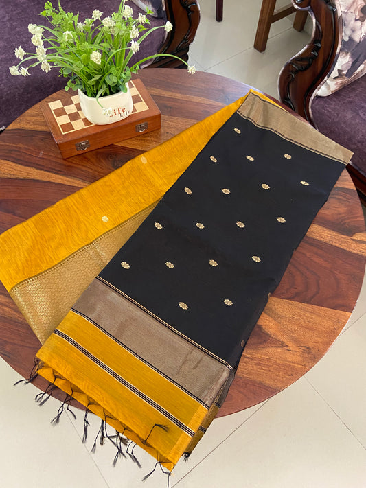 Maheshwari Handloom silk cotton saree with zari butta.(Made to Order)