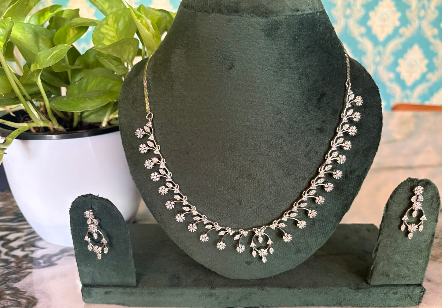 Flower pattern stone set