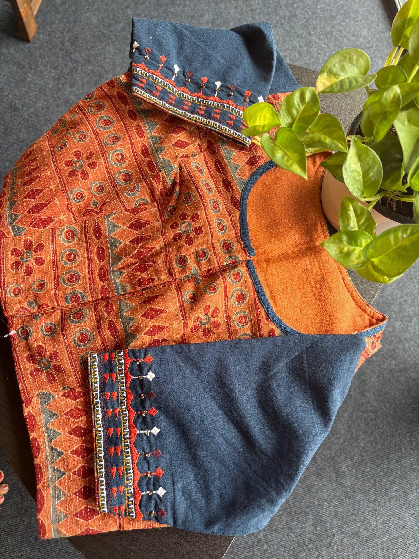 Embroidery cotton blouse