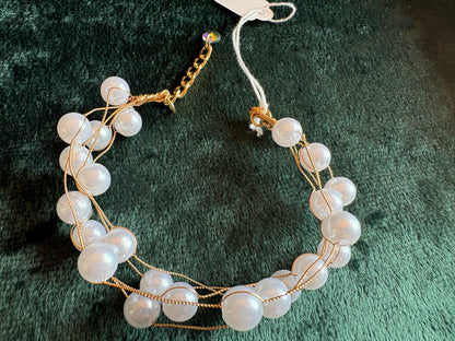 White beeds bracelet