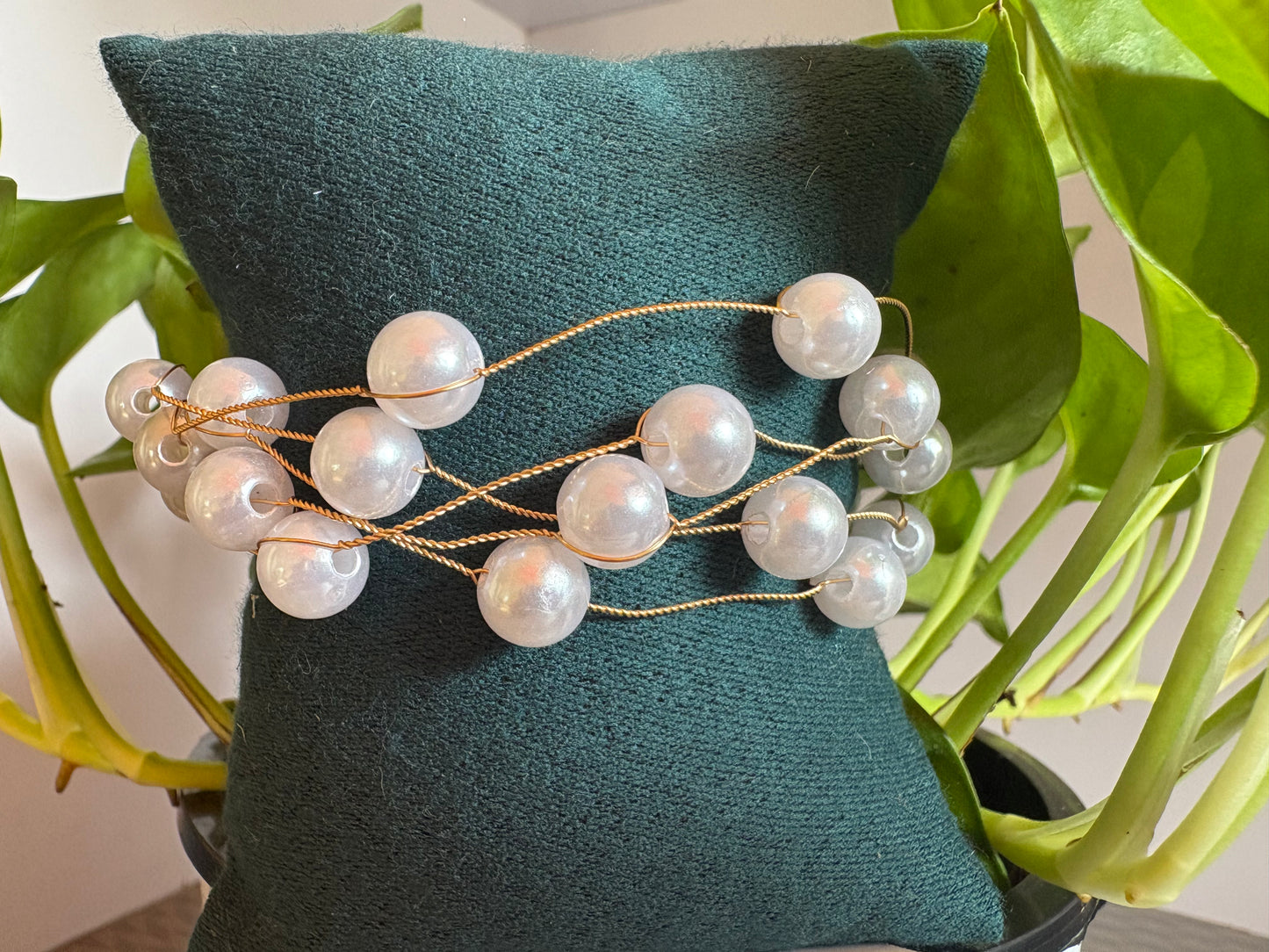 White beeds bracelet