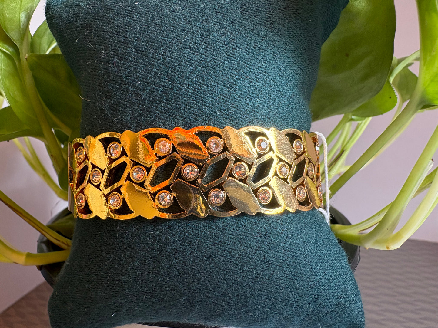 Bangle bracelet