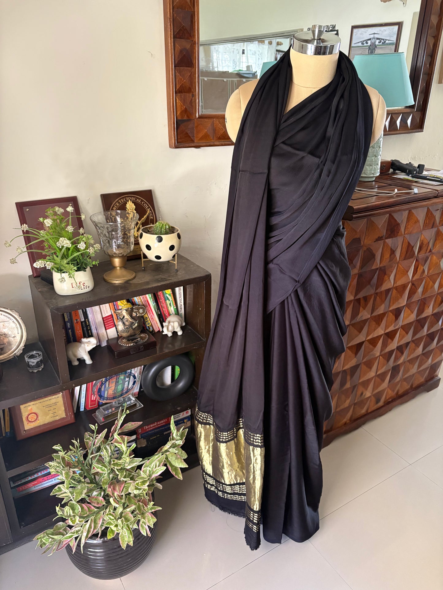 Modal silk plain saree with lagdi pallu