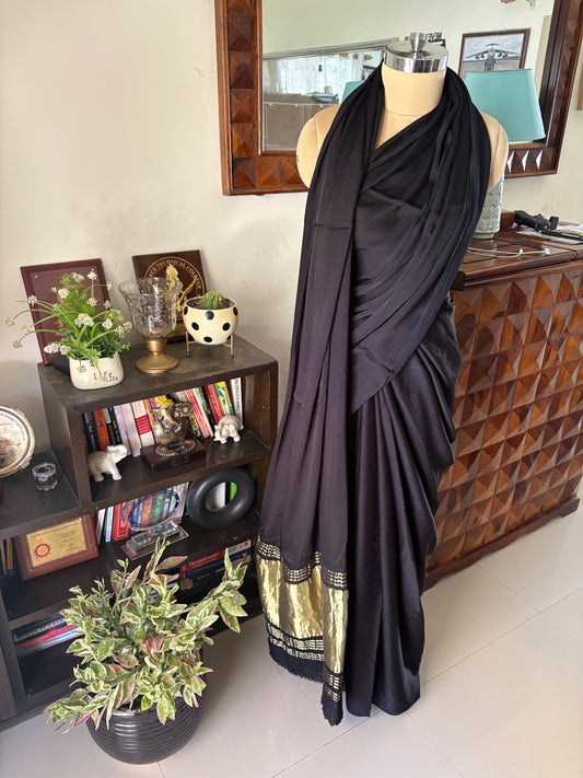 Modal silk plain saree with lagdi pallu