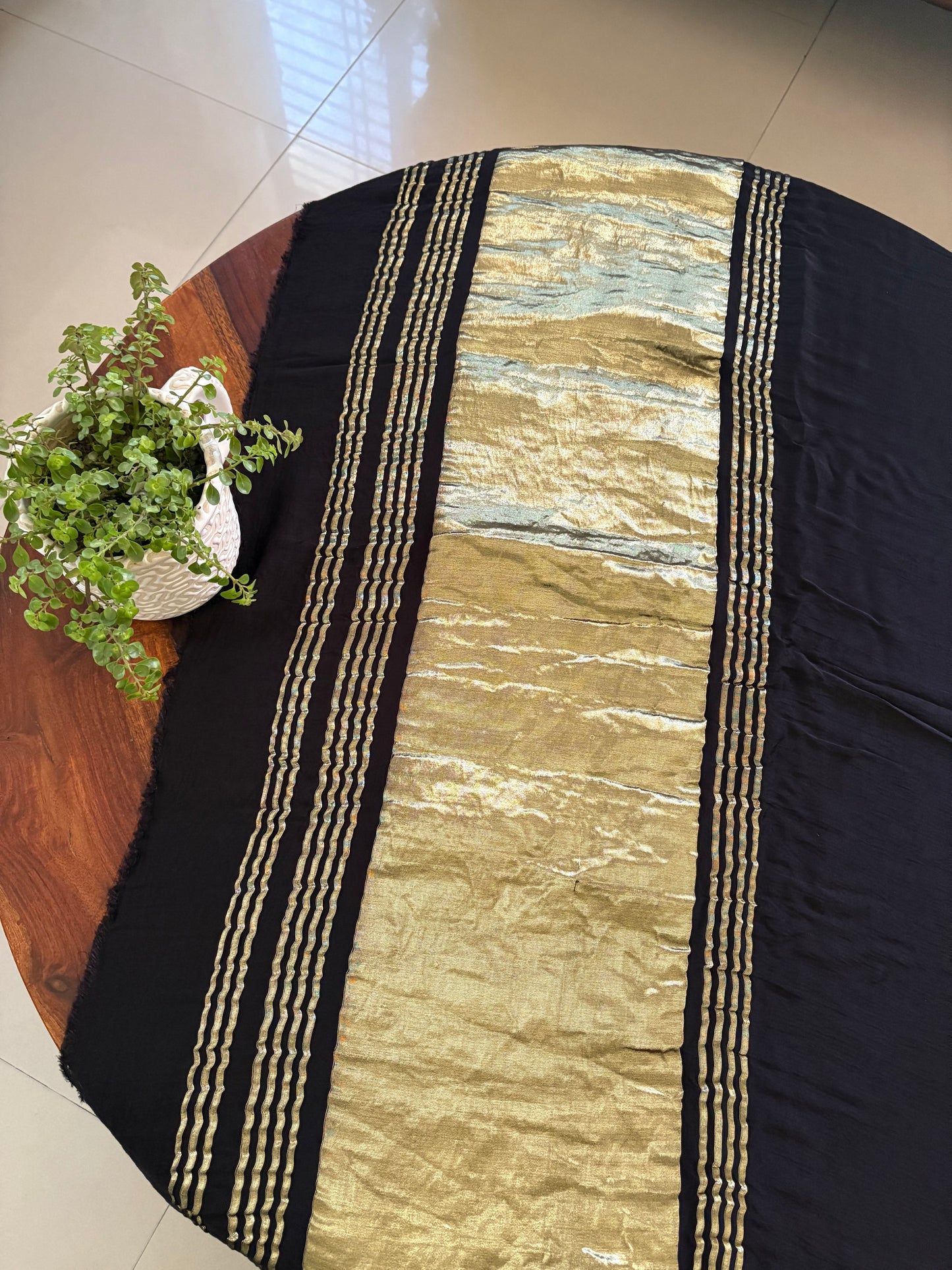 Modal silk plain saree with lagdi pallu